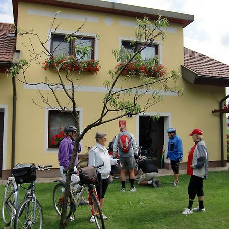 Privatzimmer Und Ferienwohnungen Leeb 퍼센버그 외부 사진