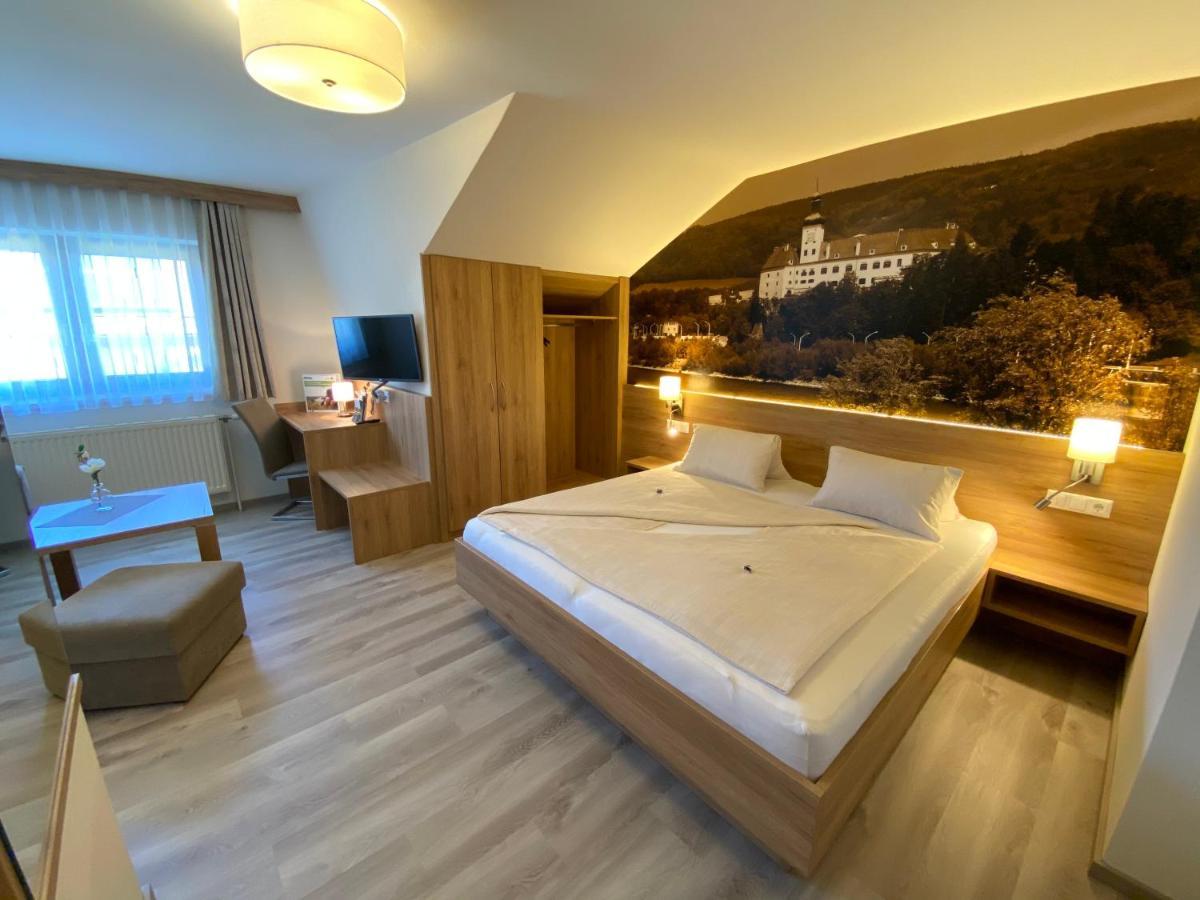 Privatzimmer Und Ferienwohnungen Leeb 퍼센버그 외부 사진