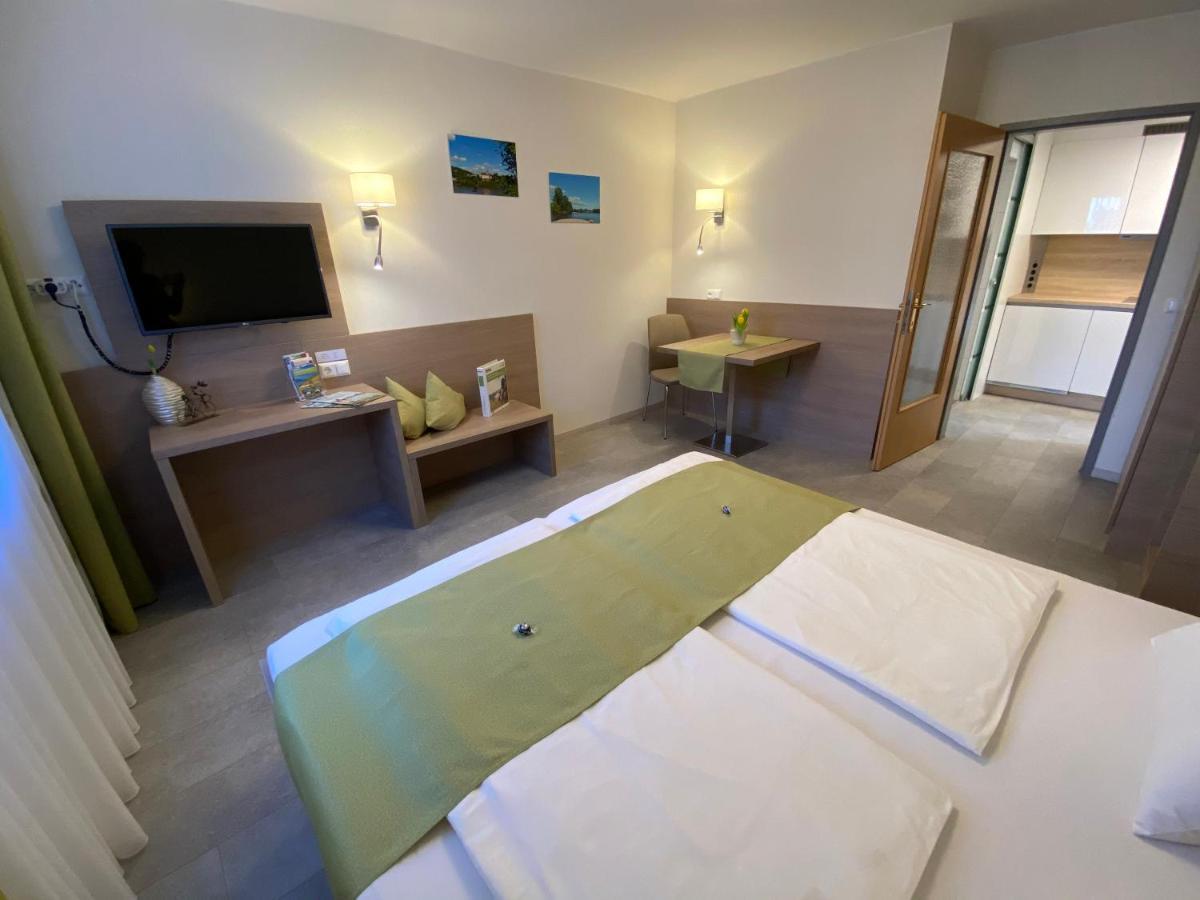Privatzimmer Und Ferienwohnungen Leeb 퍼센버그 외부 사진