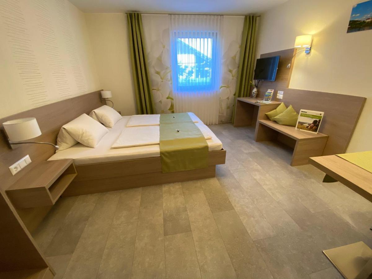 Privatzimmer Und Ferienwohnungen Leeb 퍼센버그 외부 사진