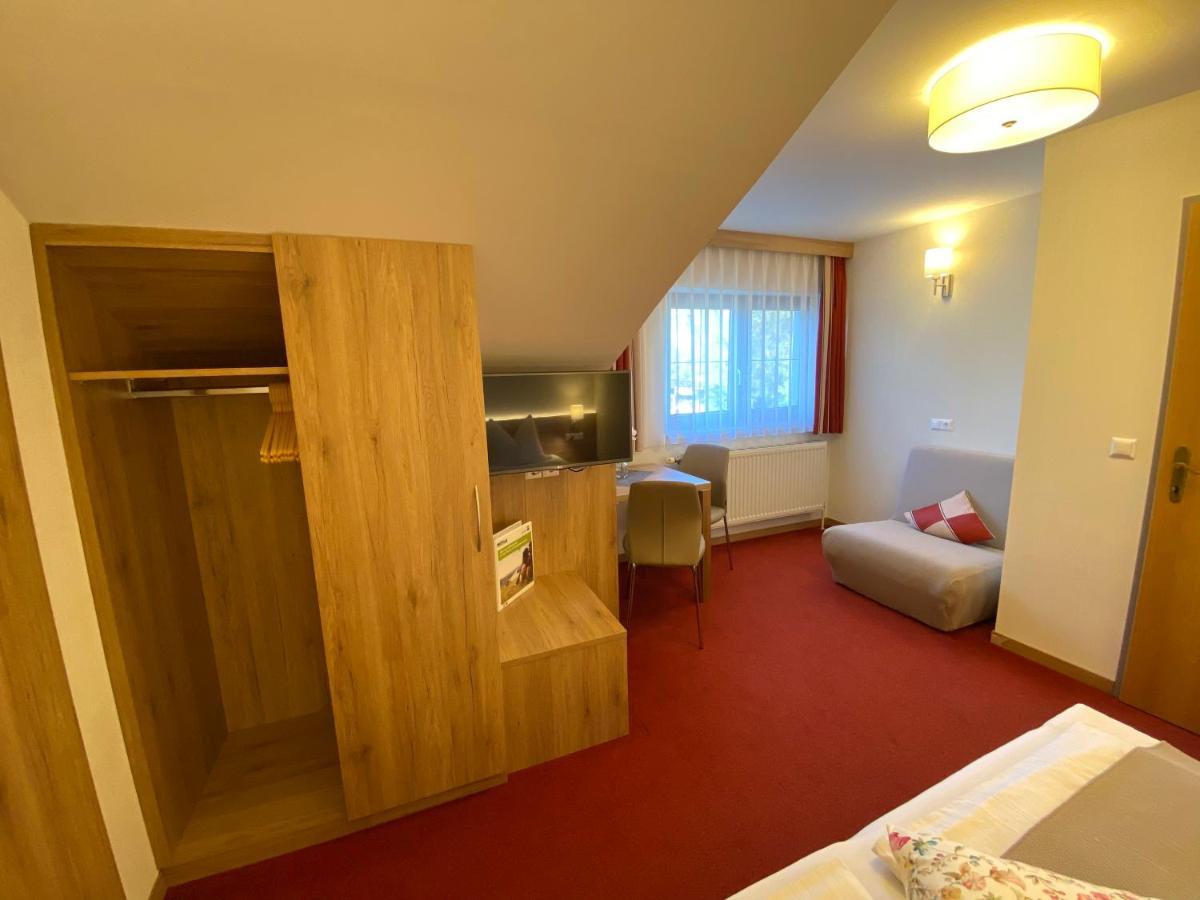 Privatzimmer Und Ferienwohnungen Leeb 퍼센버그 외부 사진