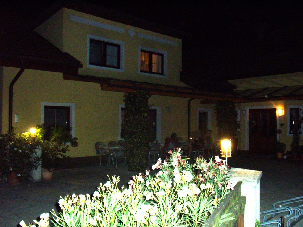 Privatzimmer Und Ferienwohnungen Leeb 퍼센버그 외부 사진