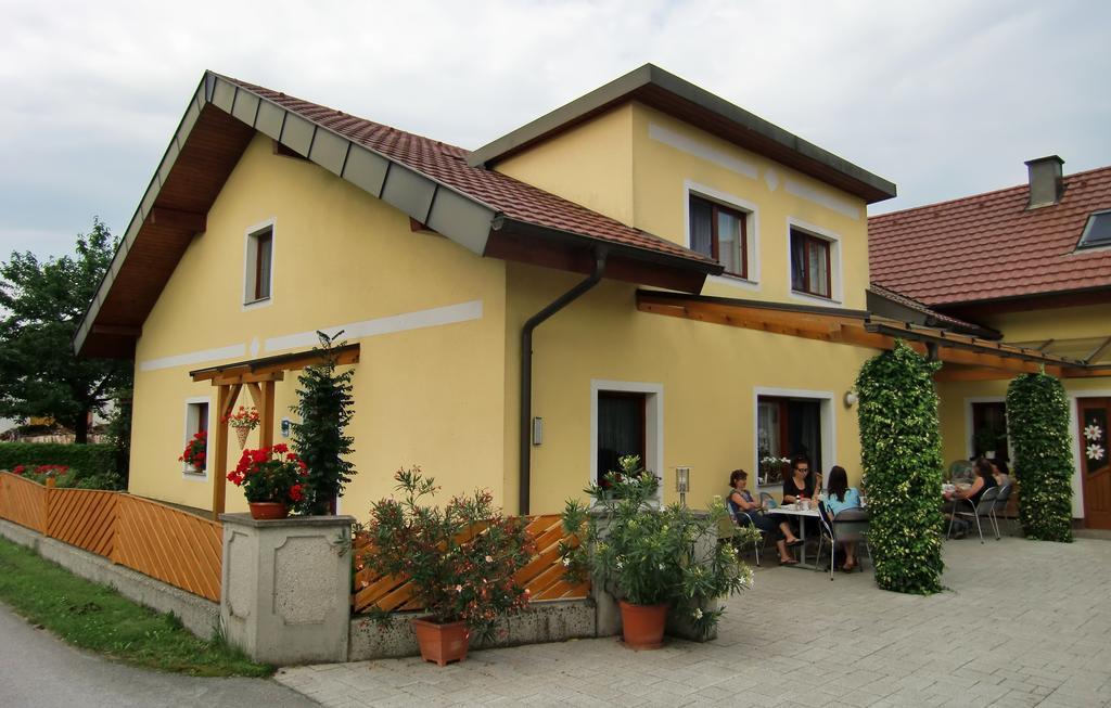 Privatzimmer Und Ferienwohnungen Leeb 퍼센버그 외부 사진