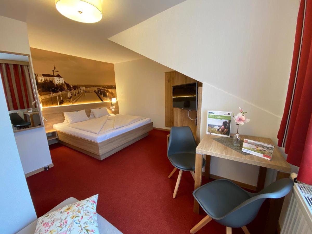 Privatzimmer Und Ferienwohnungen Leeb 퍼센버그 외부 사진
