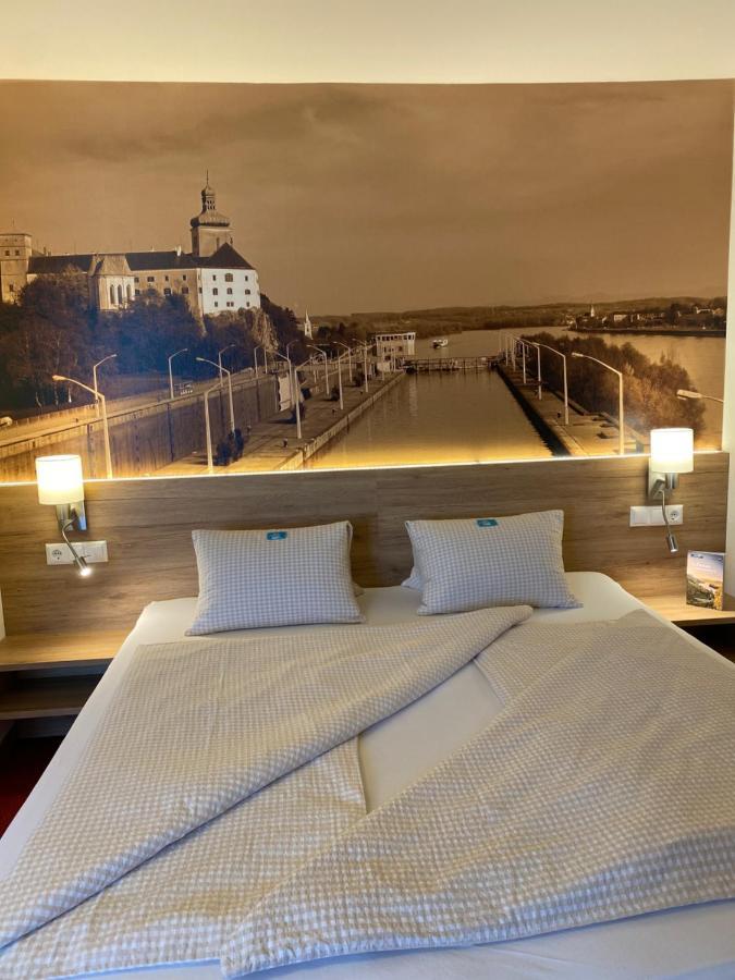 Privatzimmer Und Ferienwohnungen Leeb 퍼센버그 외부 사진