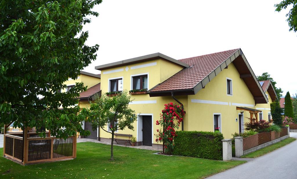 Privatzimmer Und Ferienwohnungen Leeb 퍼센버그 외부 사진